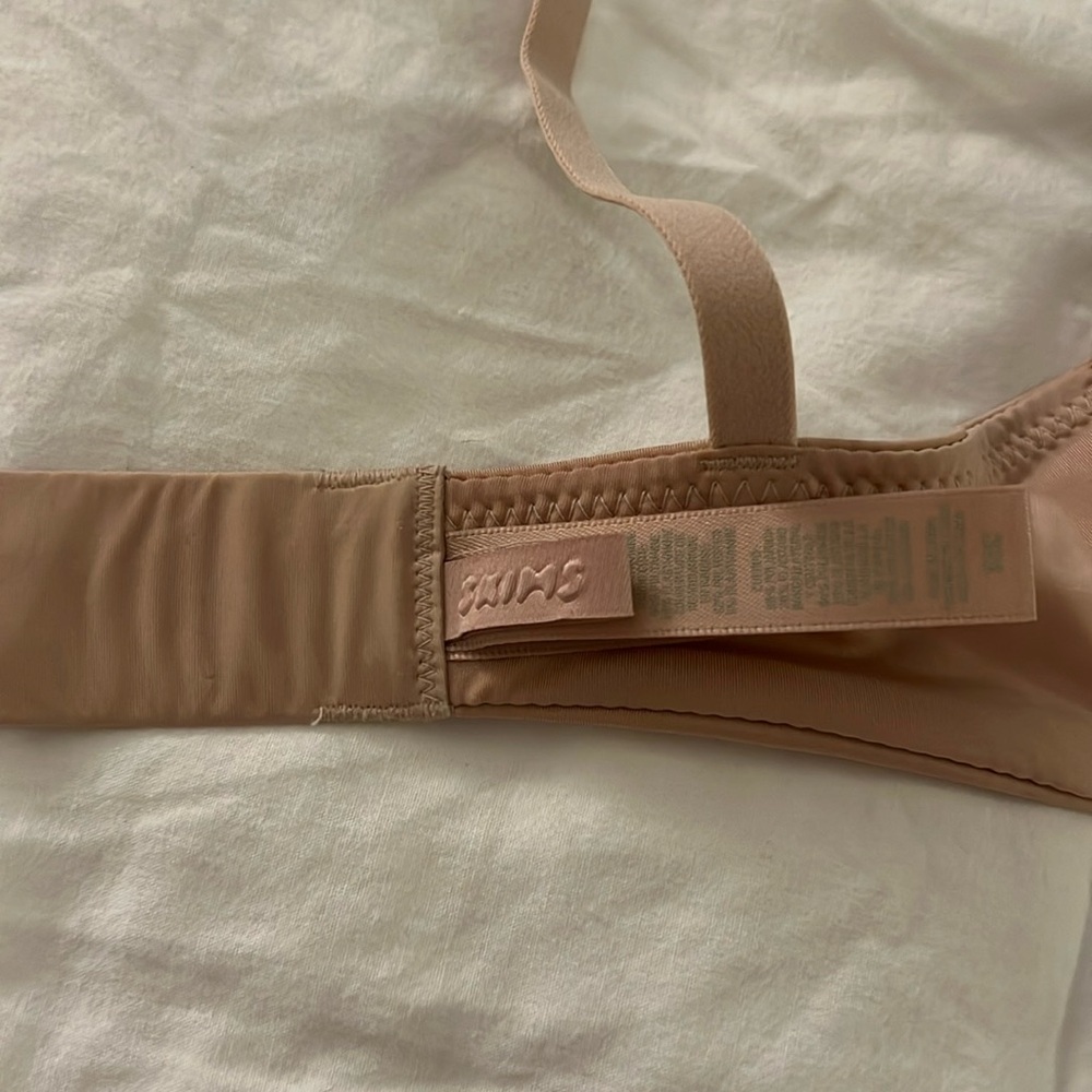 Skims WIRELESS FORM T-SHIRT DEMI BRA | MICA - Picture 2 of 3